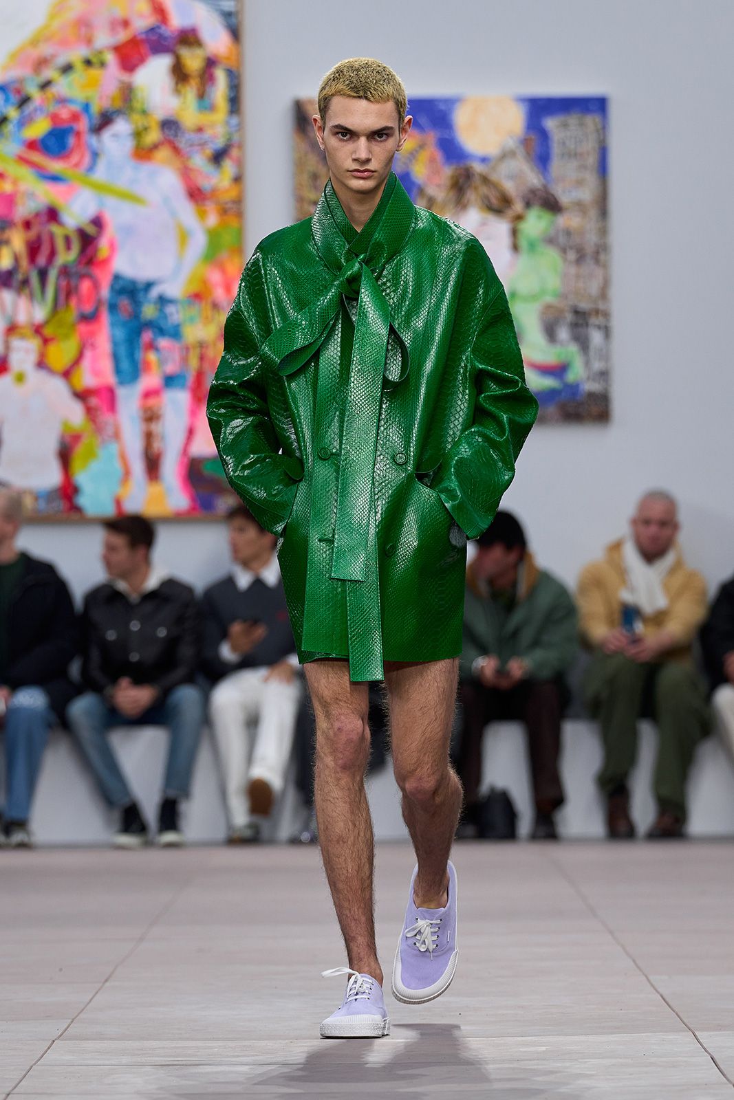LOEWE_FW24_MW_SHOW_1.jpg