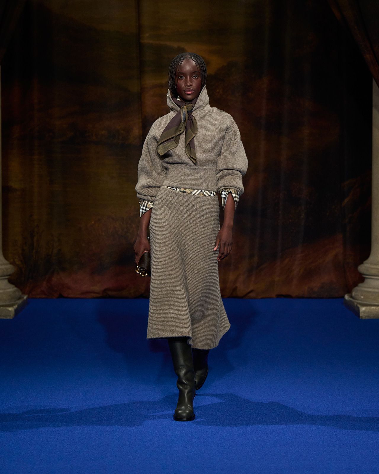 Burberry-Winter-2025-Show---Look-4.jpg