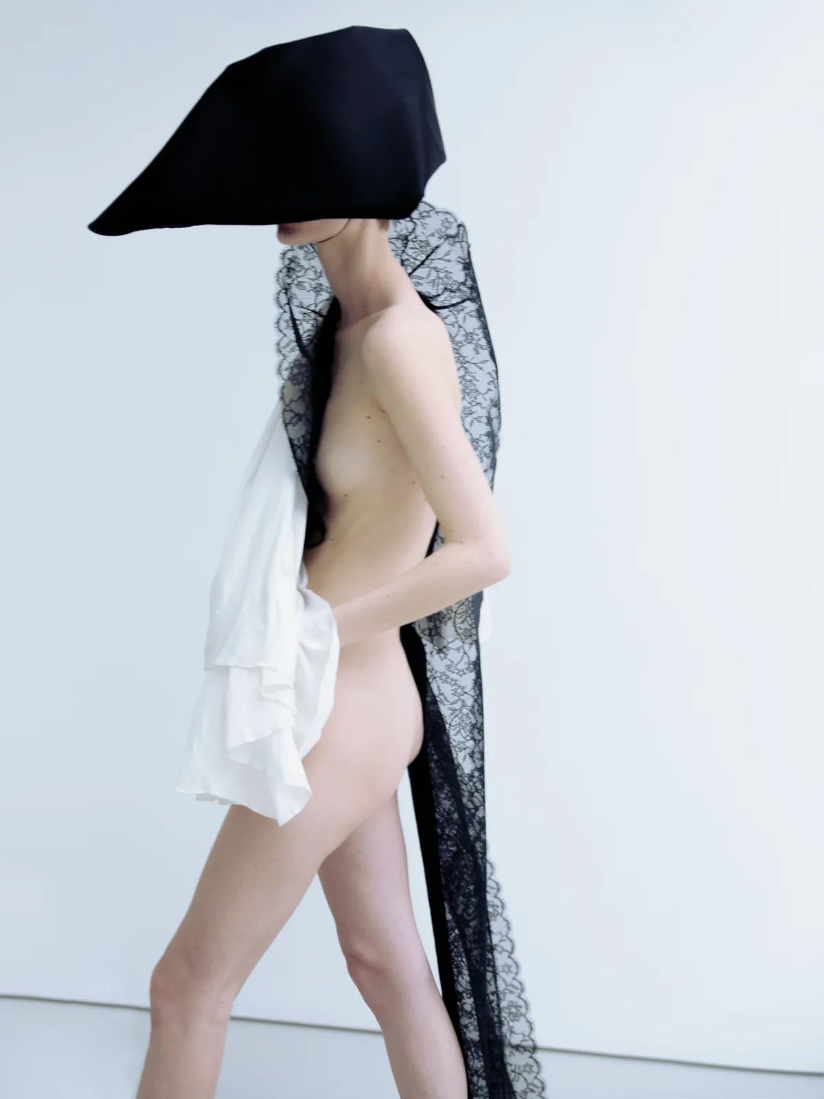 metal-editorial-kessia-metal-54-02.webp