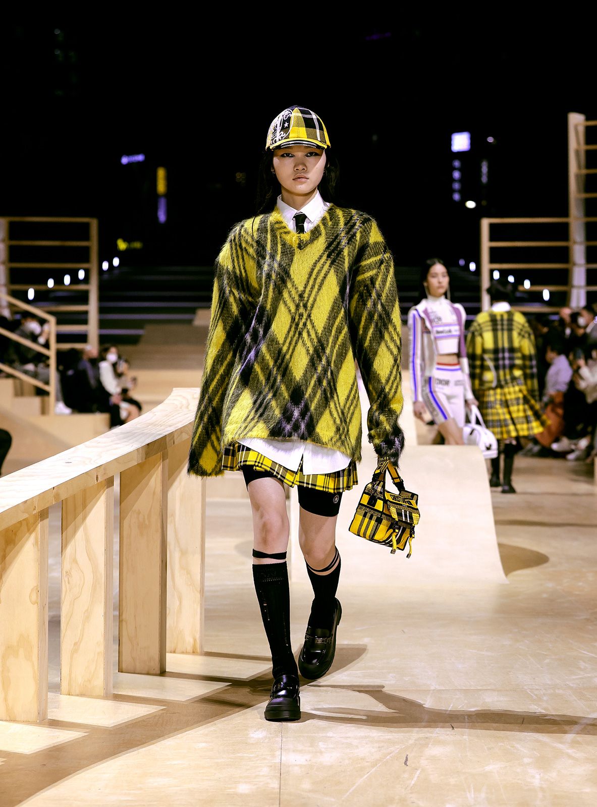 Dior Fall 2022 Show Metalmagazine 4.jpg