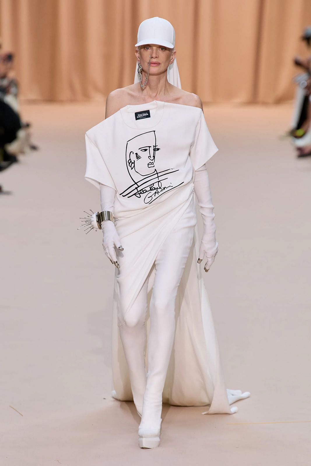00058 Jean Paul Gaultier Fall 2022 Couture Credit Gorunway.jpg