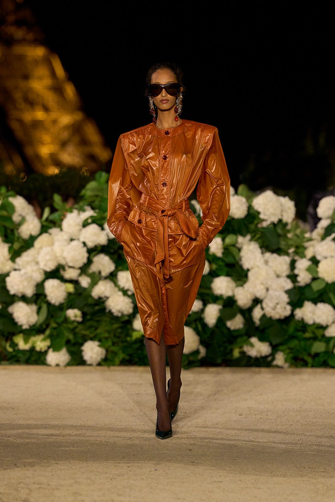 SAINT-LAURENT_FASHION_SHOW_WOMAN_SUMMER26_RUNWAY_18.jpg