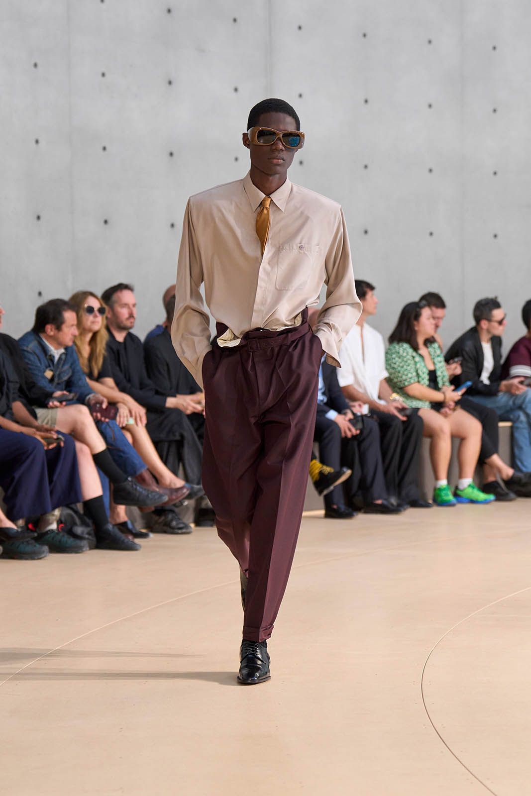 SAINT LAURENT_FASHION_SHOW_MEN_SUMMER26_RUNWAY_24.jpg