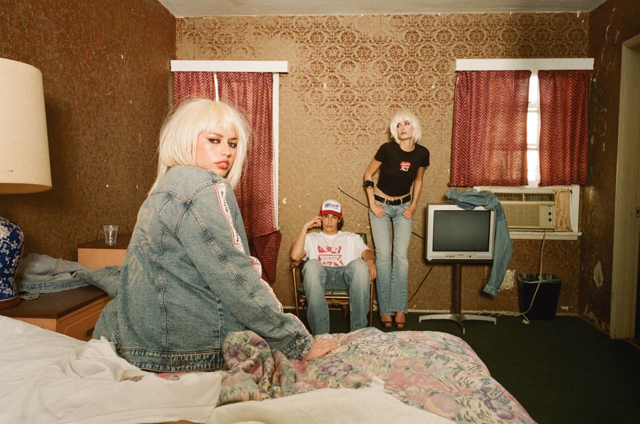 Guess_Jeans_x_Hysteric_Glamour_6.jpg