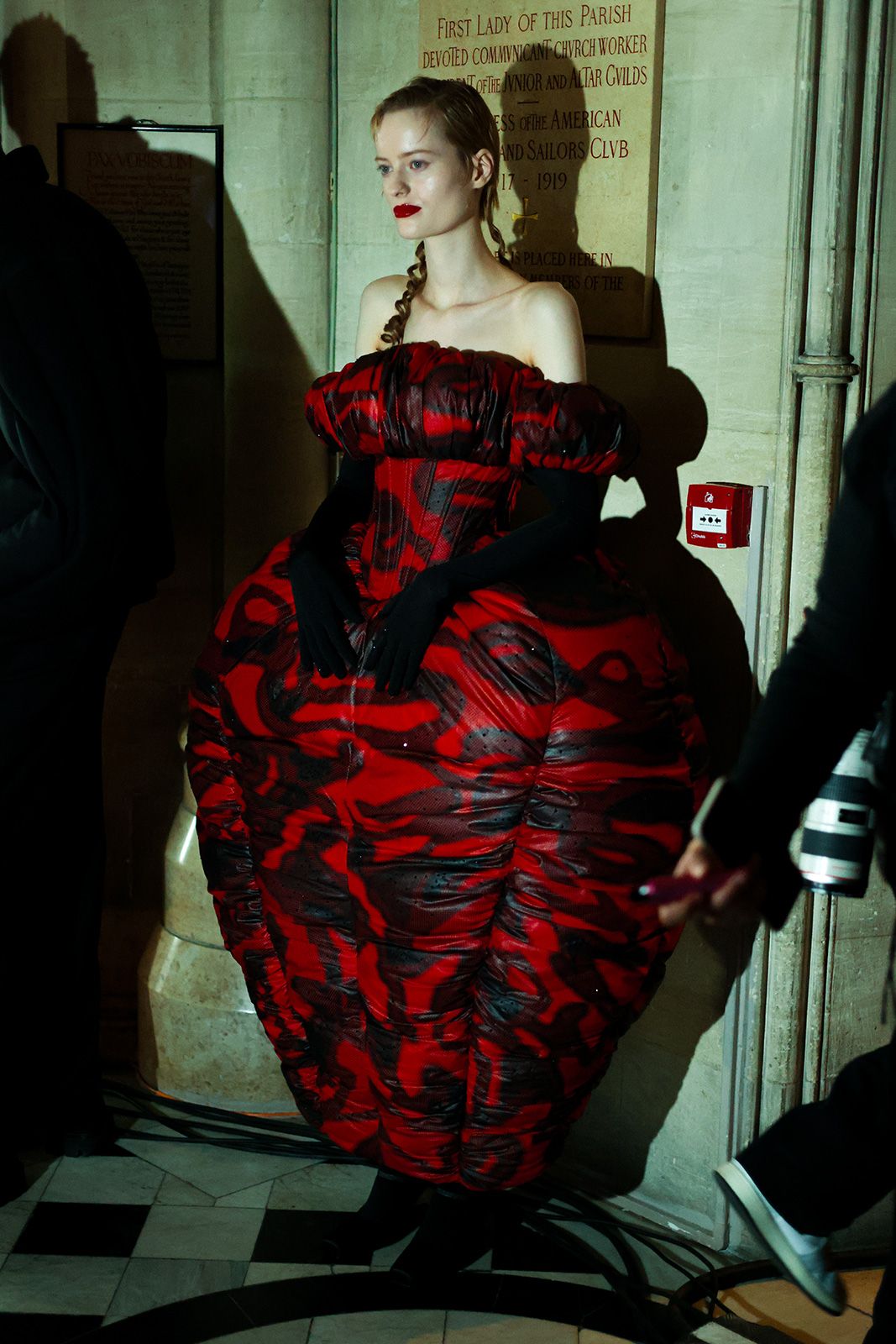 chen-peng-fw024-backstage-26.jpg