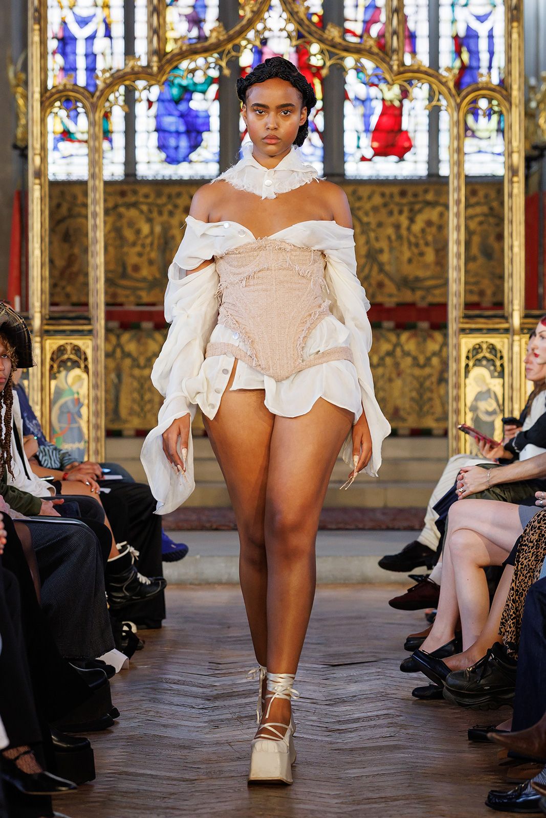 Dreaming-Eli_SS26_Runway_press_look06.jpg