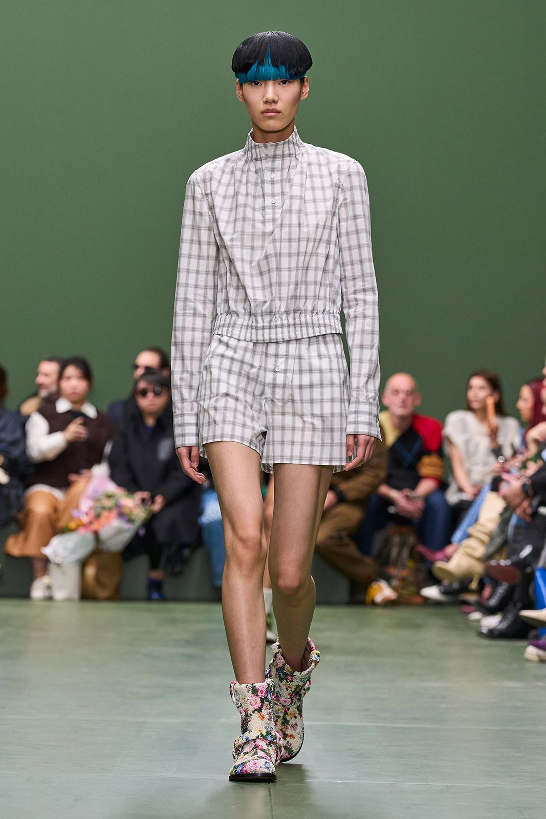 LOEWE_FW24_WW_SHOW_RUNWAY_35.jpg