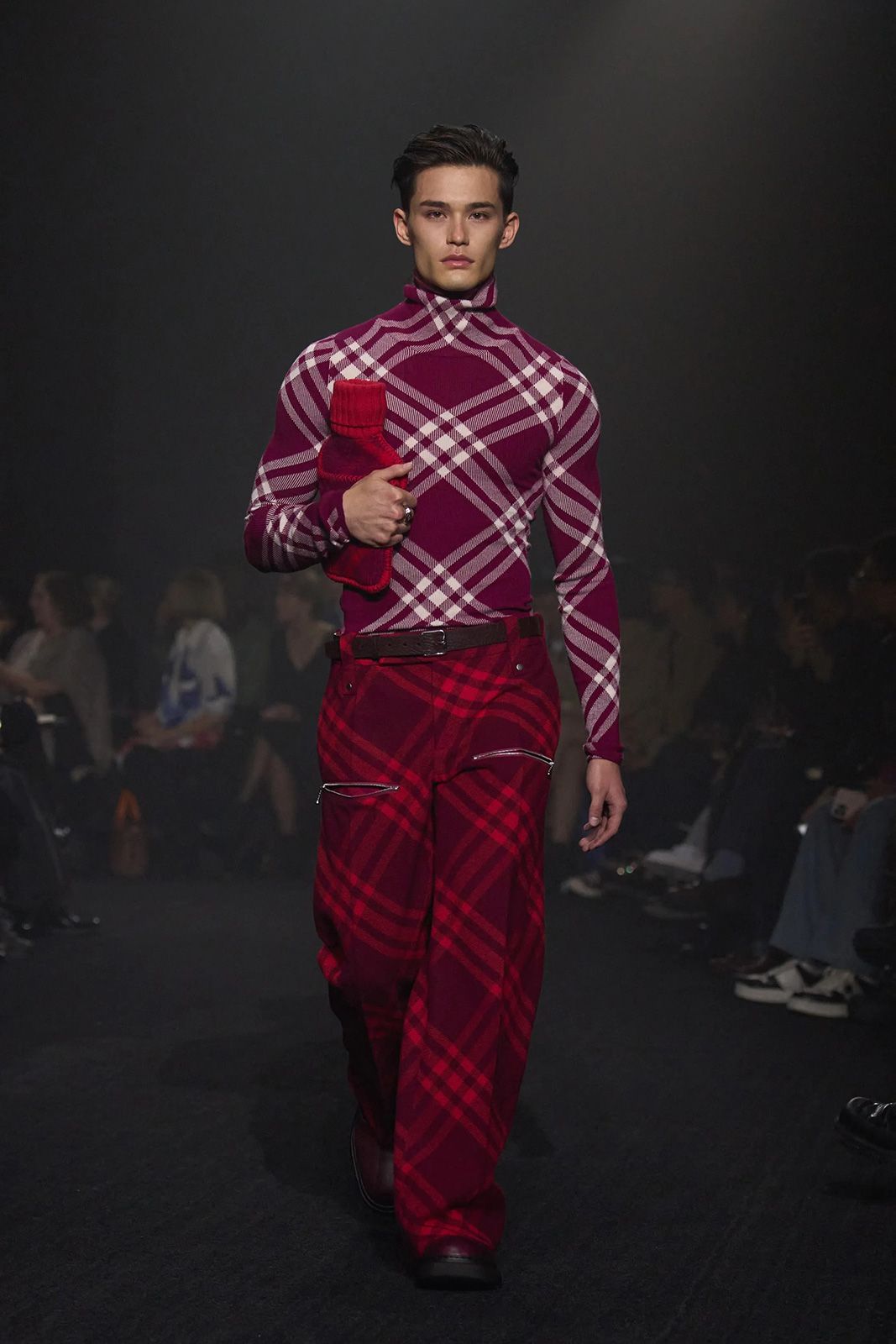 Burberry Fall 2023 Ready to Wear Gorunway 11.jpg