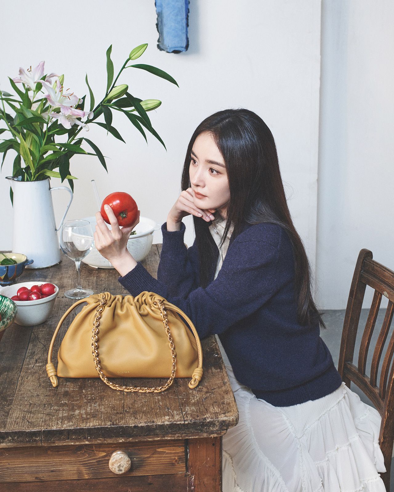 LOEWE_SS24_DAVID_SIMS_CAMPAIGN_YANG_MI_RGB_CROPPED_4x5_011_0020_v1b.jpg