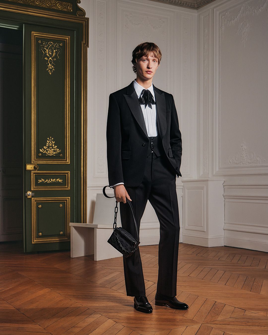 LOUIS-VUITTON-MENrsquo;S-NEW-FORMAL-FALL-WINTER-2025-LOOK-17.jpg
