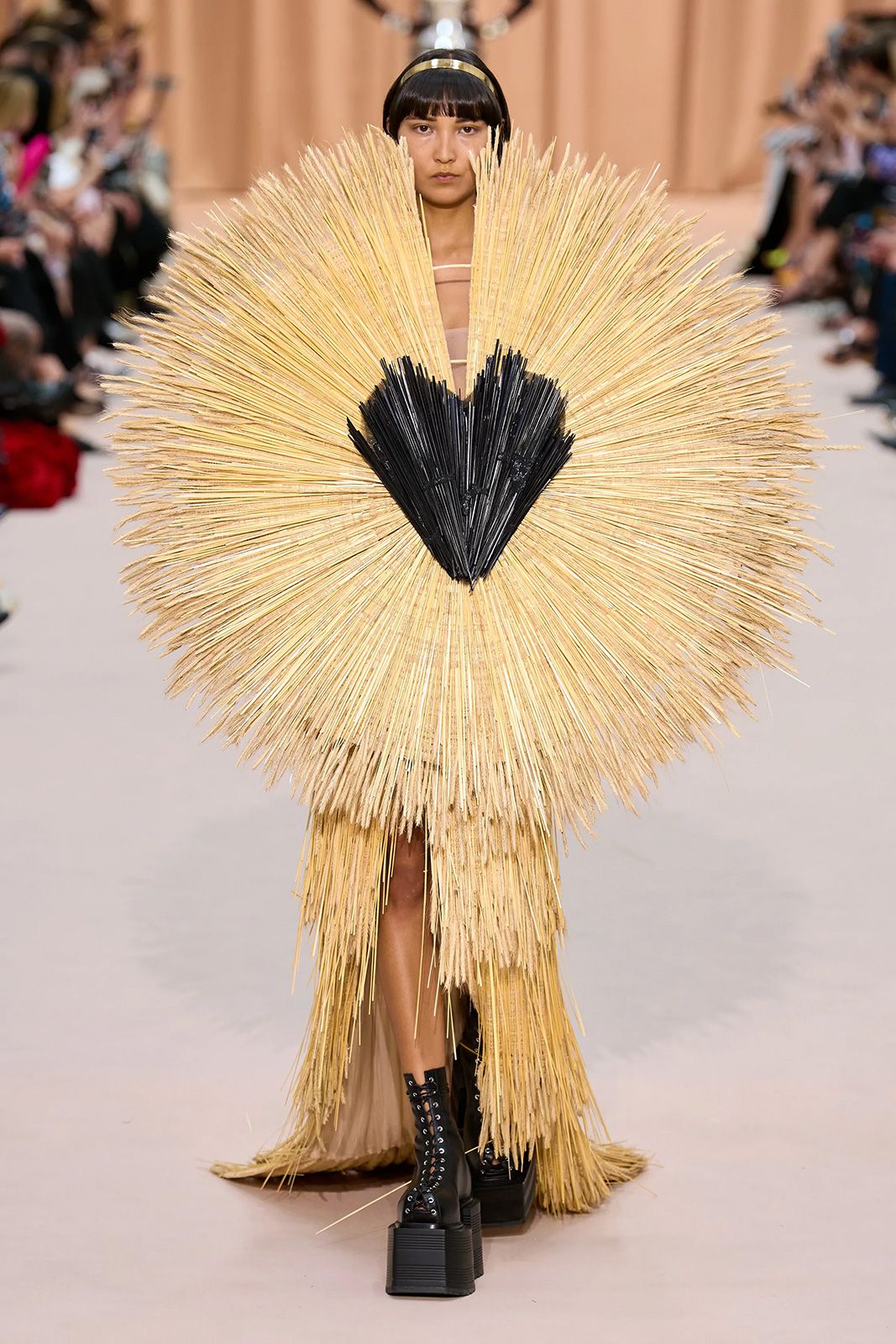00051 Jean Paul Gaultier Fall 2022 Couture Credit Gorunway.jpg