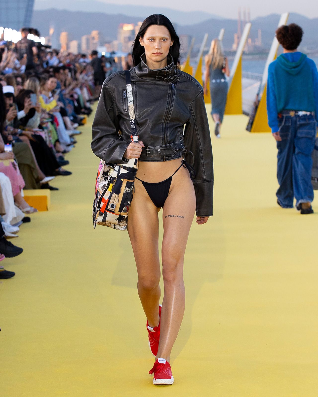 desigual-desfile-metal-19.jpg