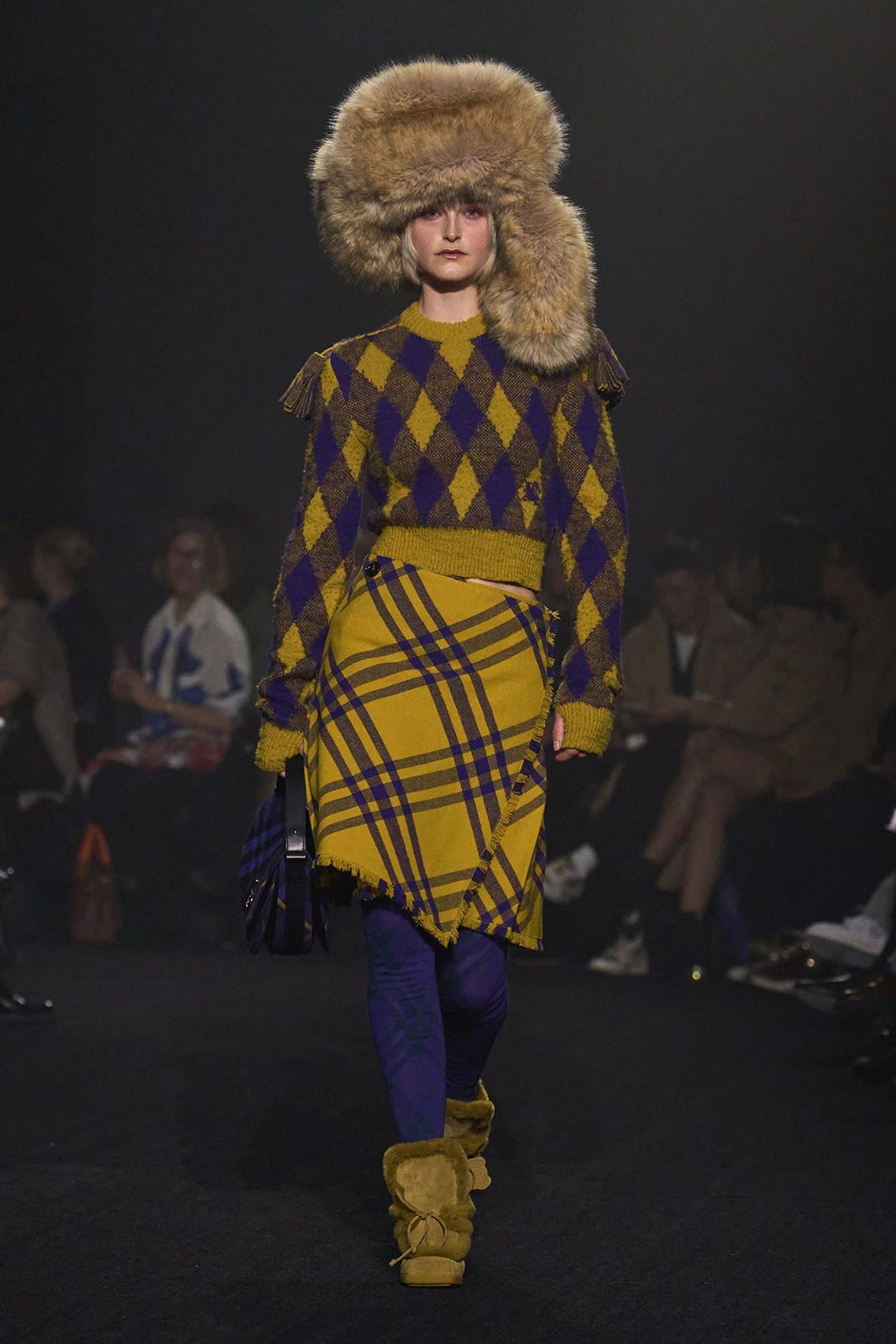 Burberry Fall 2023 Ready to Wear Gorunway 15.jpg