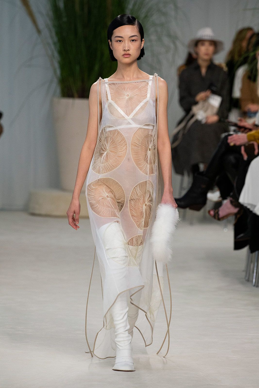 Loewe Women S S20 Look 7.jpg