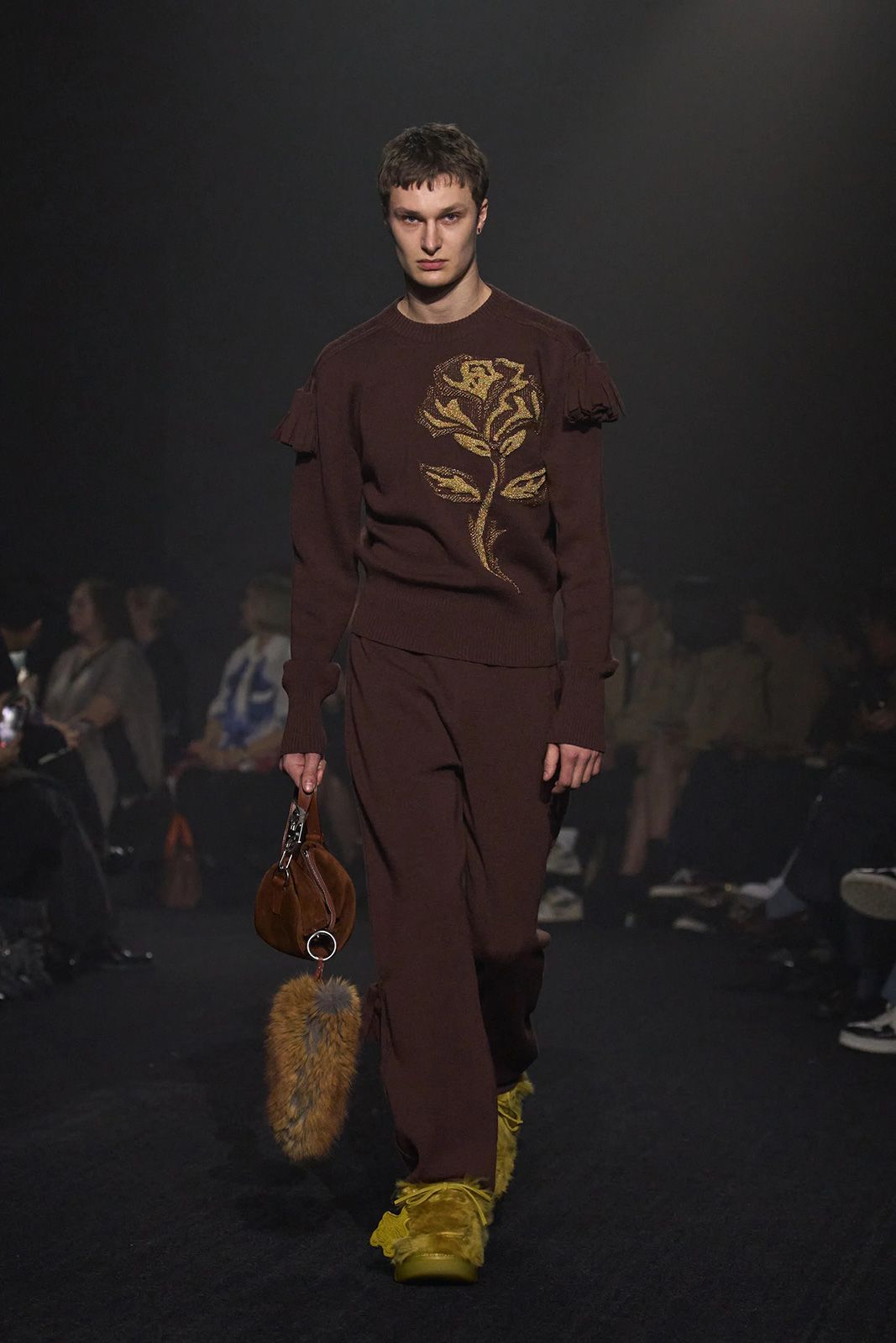 Burberry Fall 2023 Ready to Wear Gorunway 42.jpg