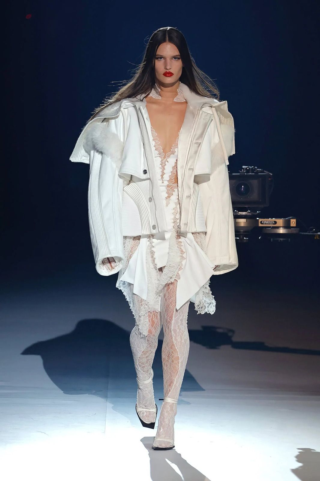 Mugler Fall Winter 2023 23.jpg