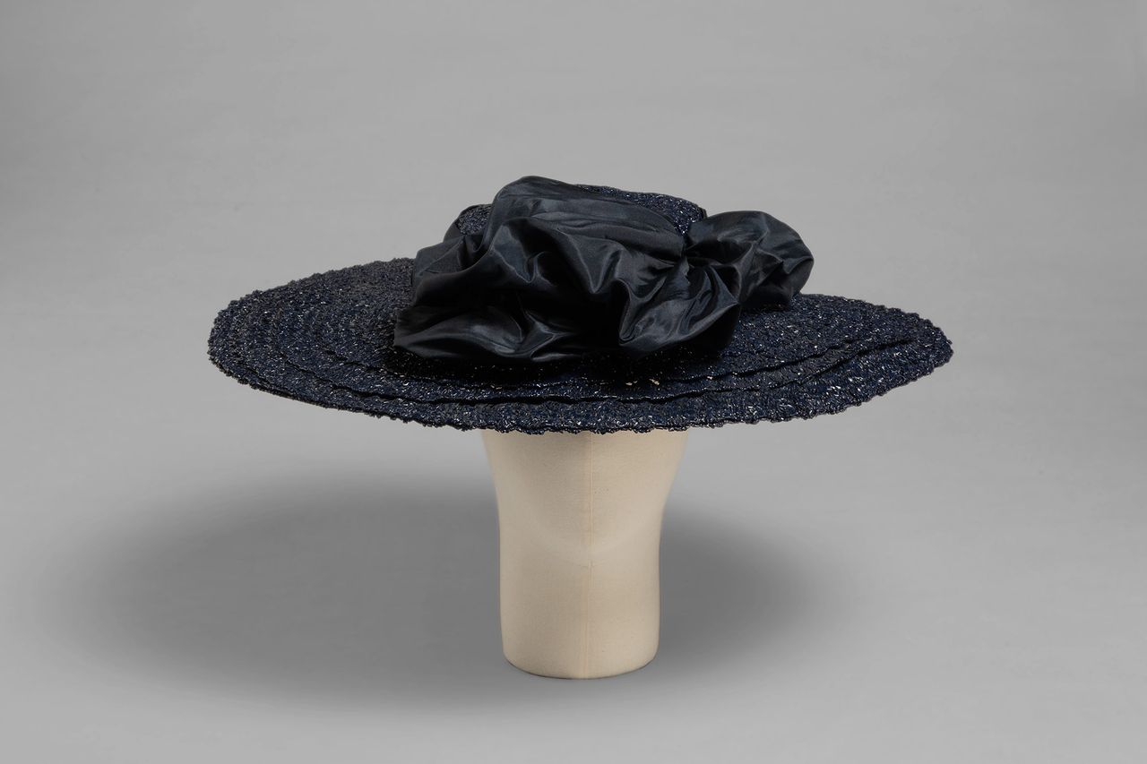 Balenciaga Laeleganciadelsombrero Metalmagazine 18.jpg