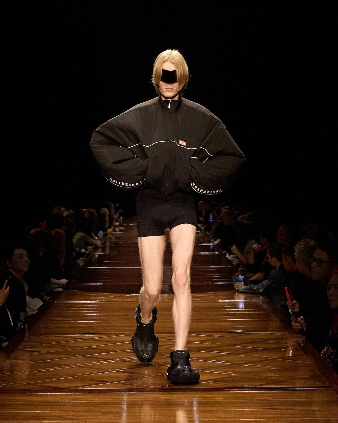 BALENCIAGA-SUMMER-25-LOOK-28_LAURI.jpg