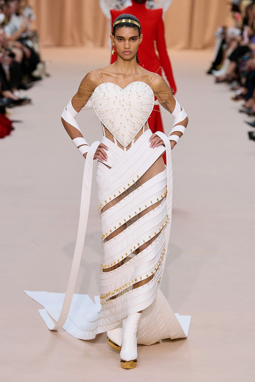 00055 Jean Paul Gaultier Fall 2022 Couture Credit Gorunway.jpg