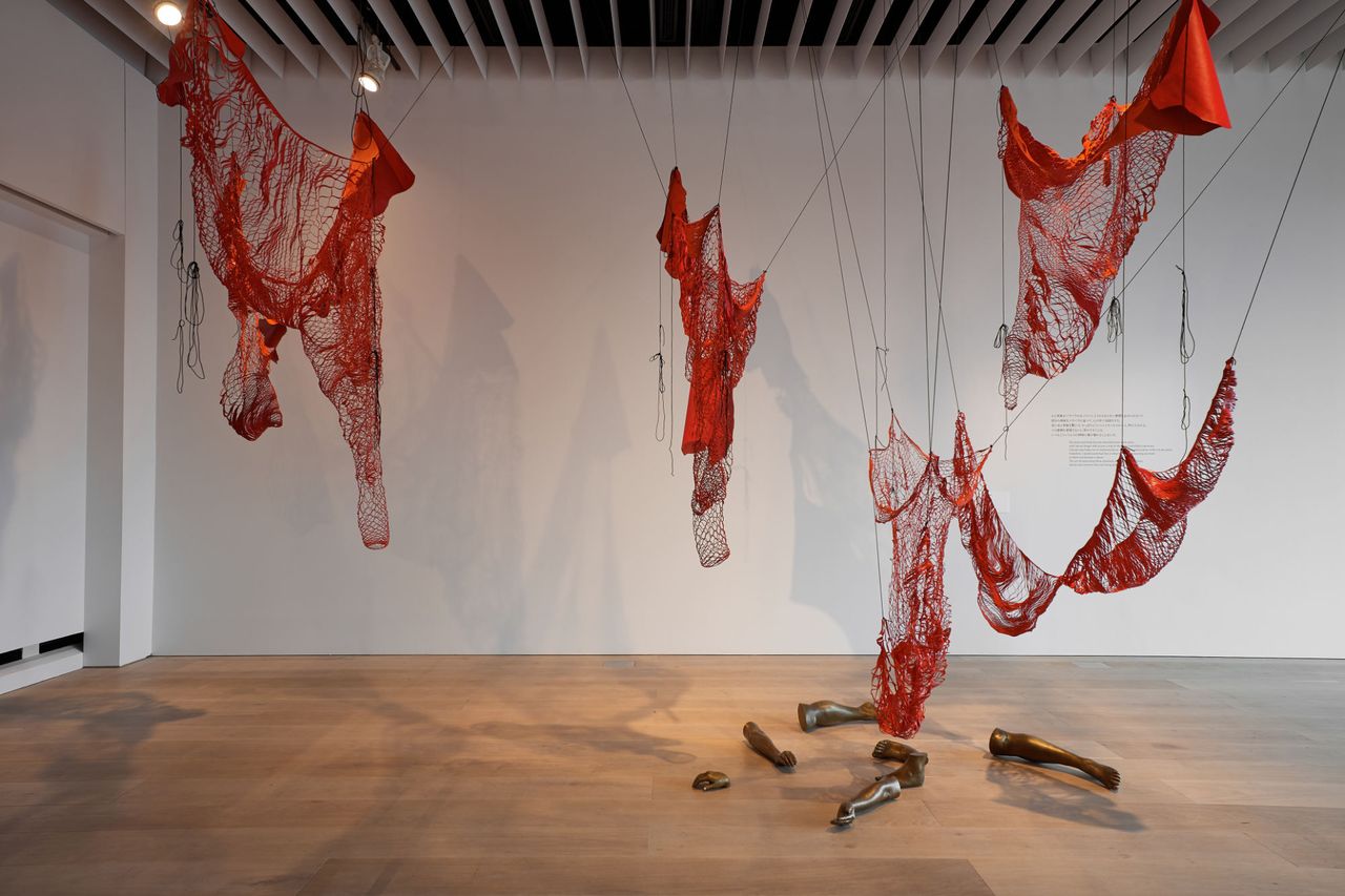 Chiharu-Shiota_7.jpg
