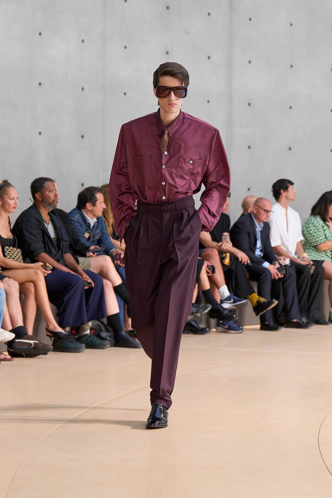 SAINT LAURENT_FASHION_SHOW_MEN_SUMMER26_RUNWAY_22.jpg