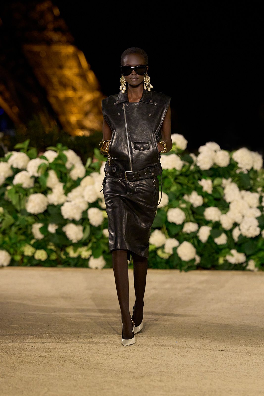 SAINT-LAURENT_FASHION_SHOW_WOMAN_SUMMER26_RUNWAY_5.jpg