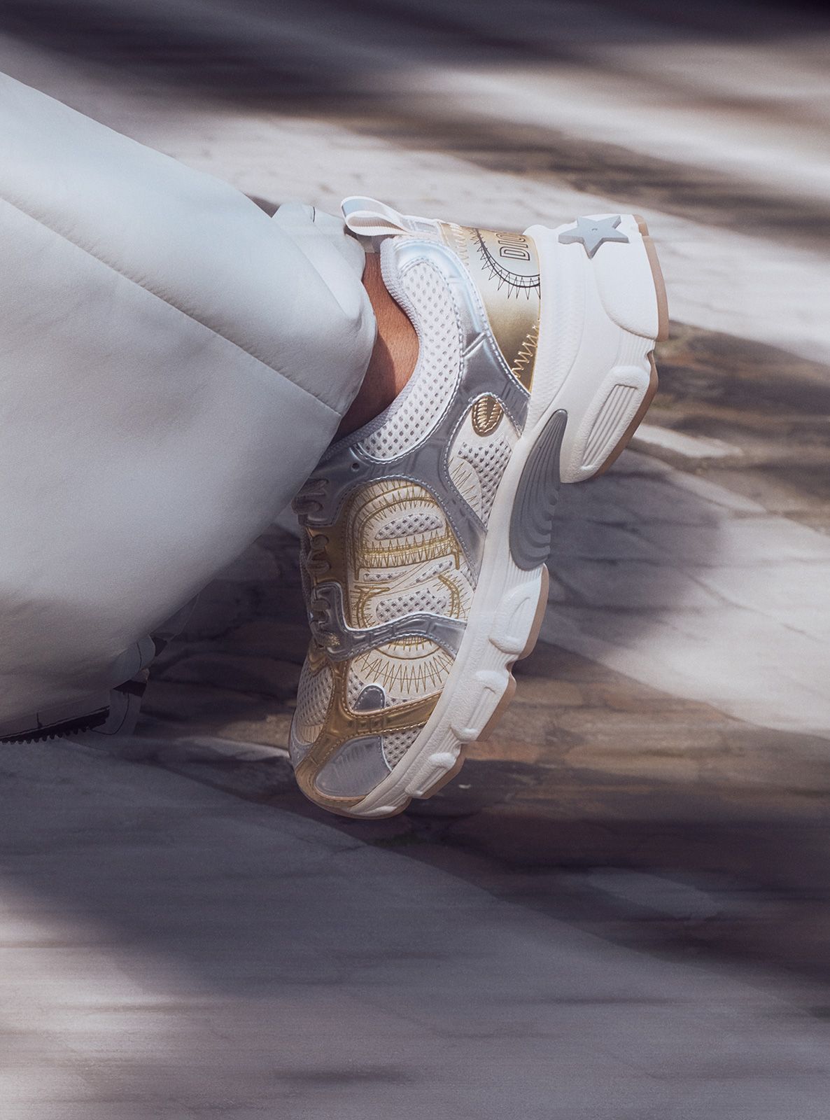 DIOR-CHRONO-SNEAKERS-EDITORIAL-©-Sarah-Blais-2.jpg