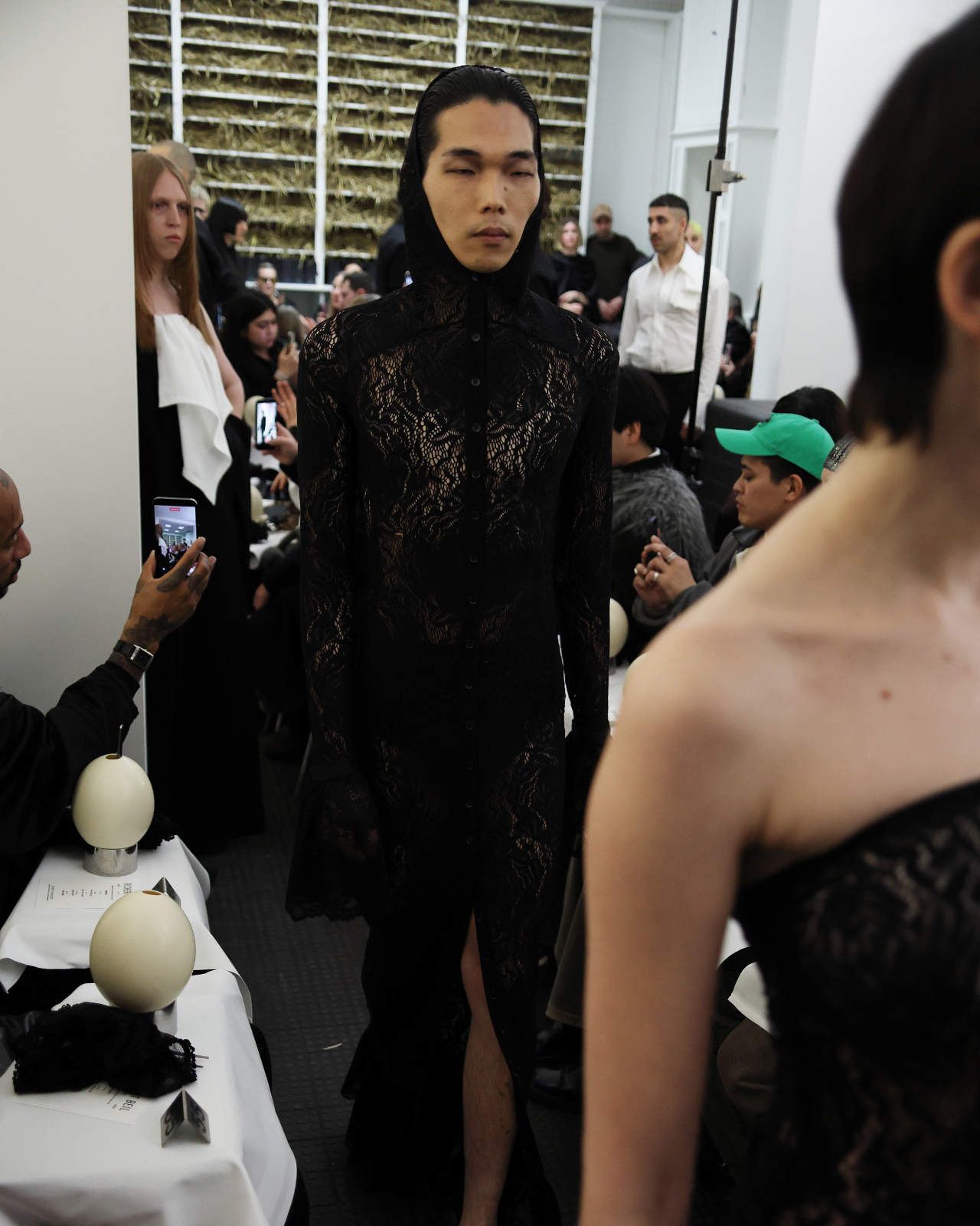 Richert_Beil_Aw26_Look14_Social_by_Boris Marberg_for_BFW.jpg