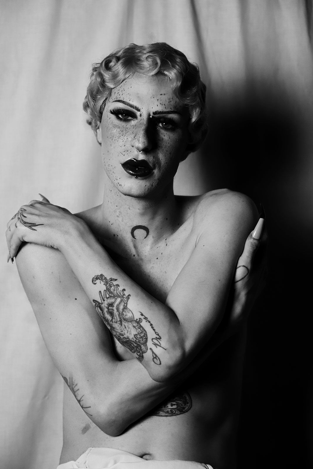 Veronique Charlotte Metalmagazine 5.jpg
