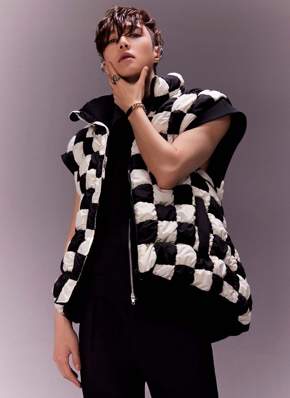 Lay Zhang Metalmagazine 6.jpg