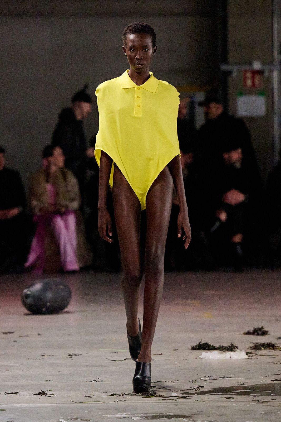 Sia-Arnika_AW25_Look005_br_James-Cochrane_for_BFW_PRESS.jpg