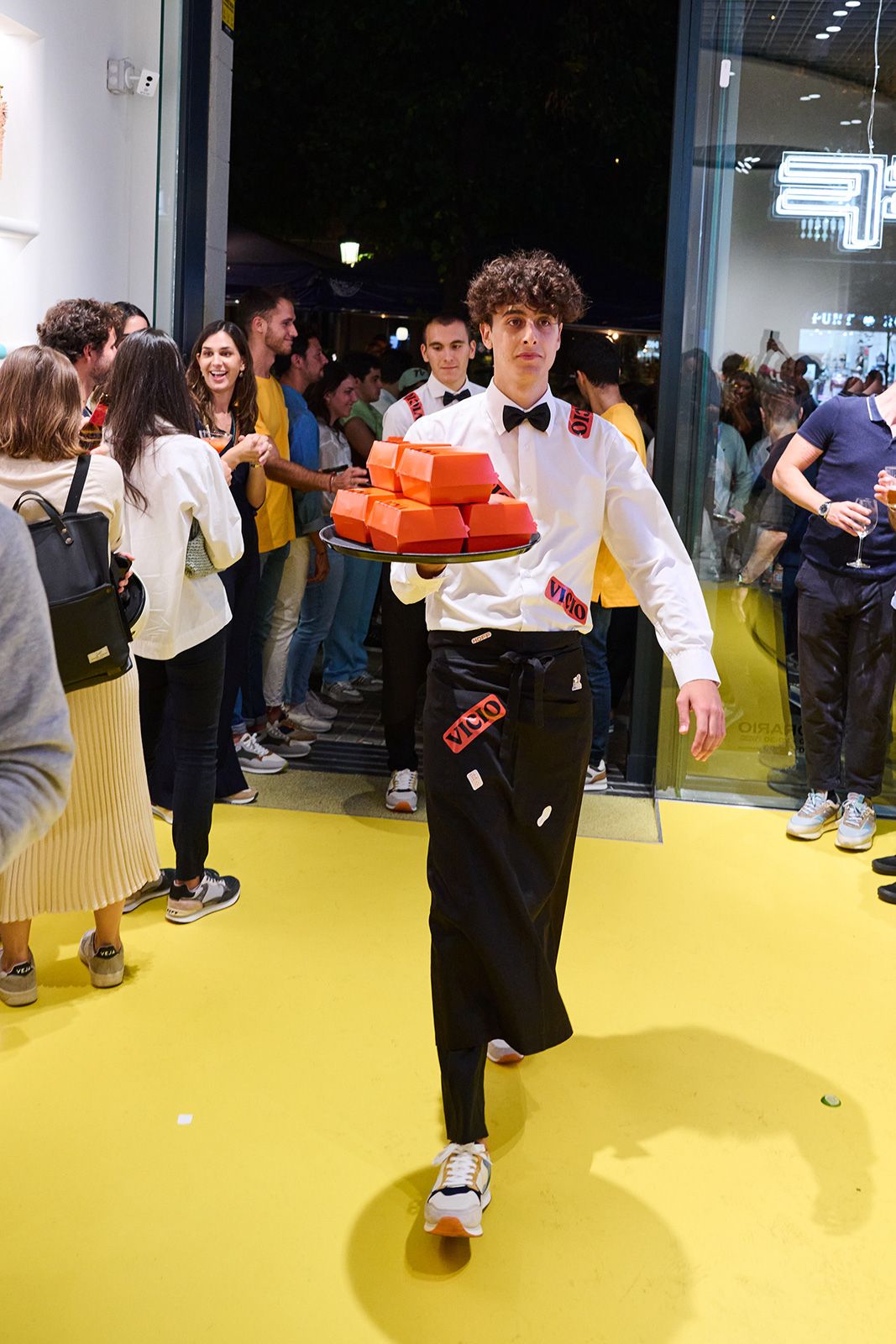 Hoff Apertura Barcelona Vicio.jpg