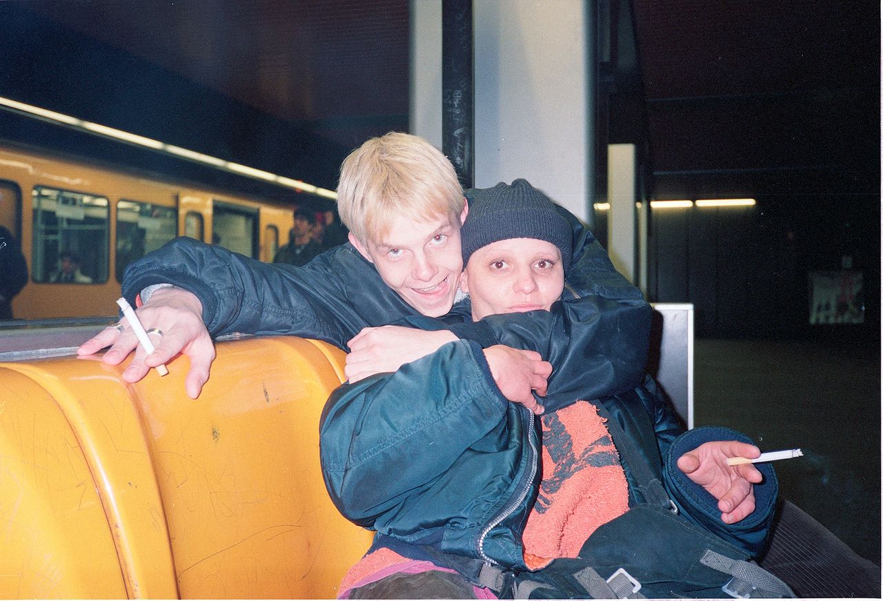 ANFANG-BEGINNING_photo-by-Christian-Stemmler_Me-and-Dana-at-Kottbusser-Tor-U8-metro-station,-February-1996.jpg