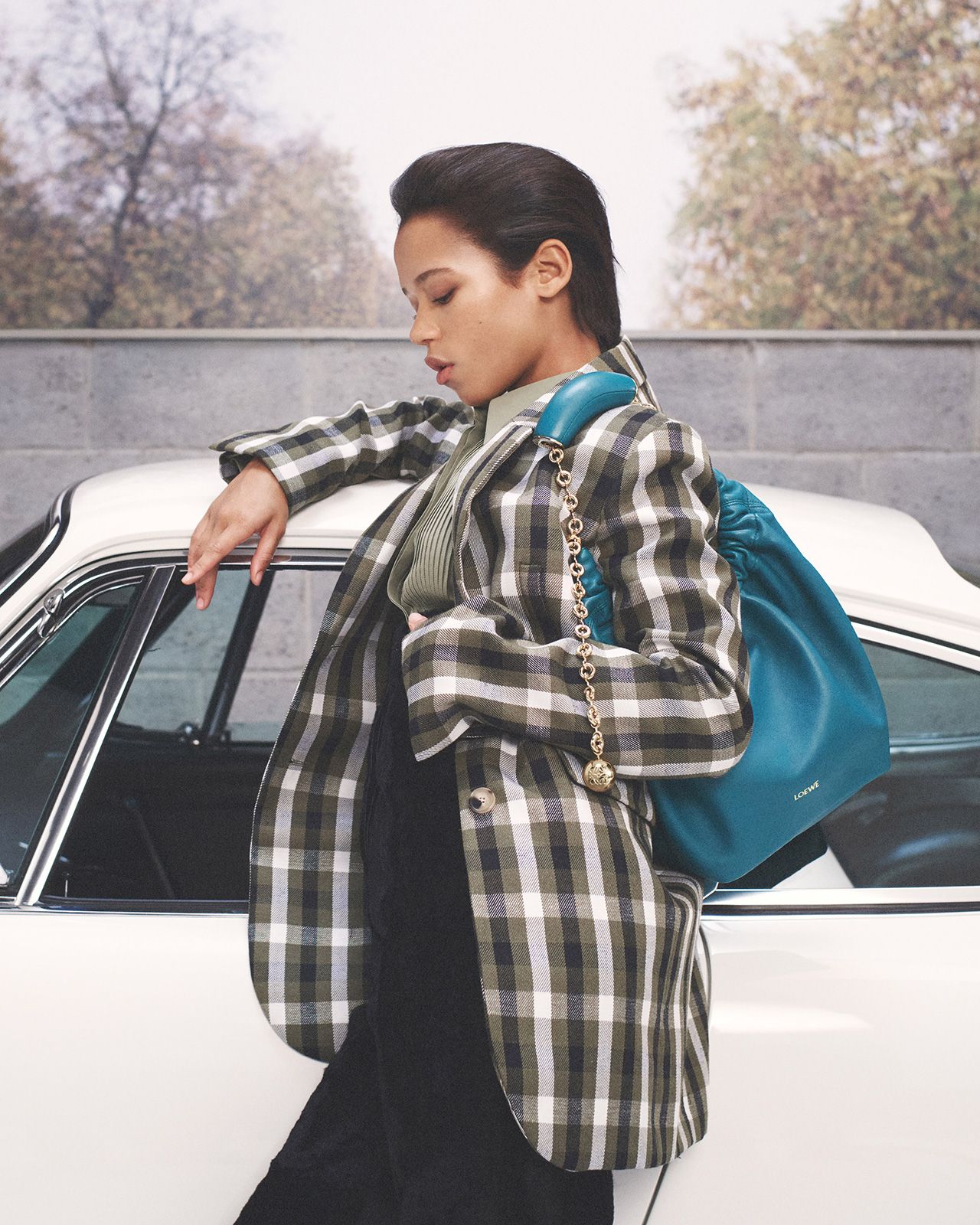 LOEWE_SS24_DAVID_SIMS_CAMPAIGN_TAYLOR_RUSSEL_RGB_CROPPED_4x5_034_0192_G_v2B.jpg