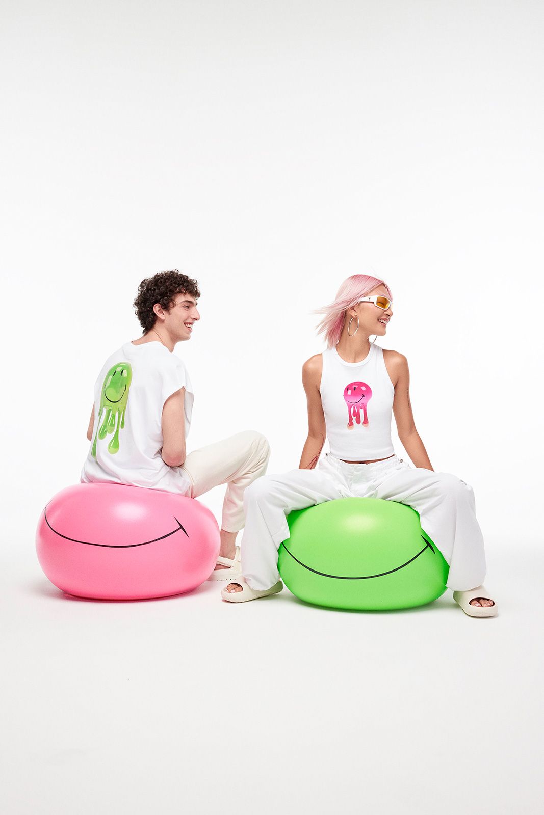 Bershka Teams up With Smiley 16.jpg