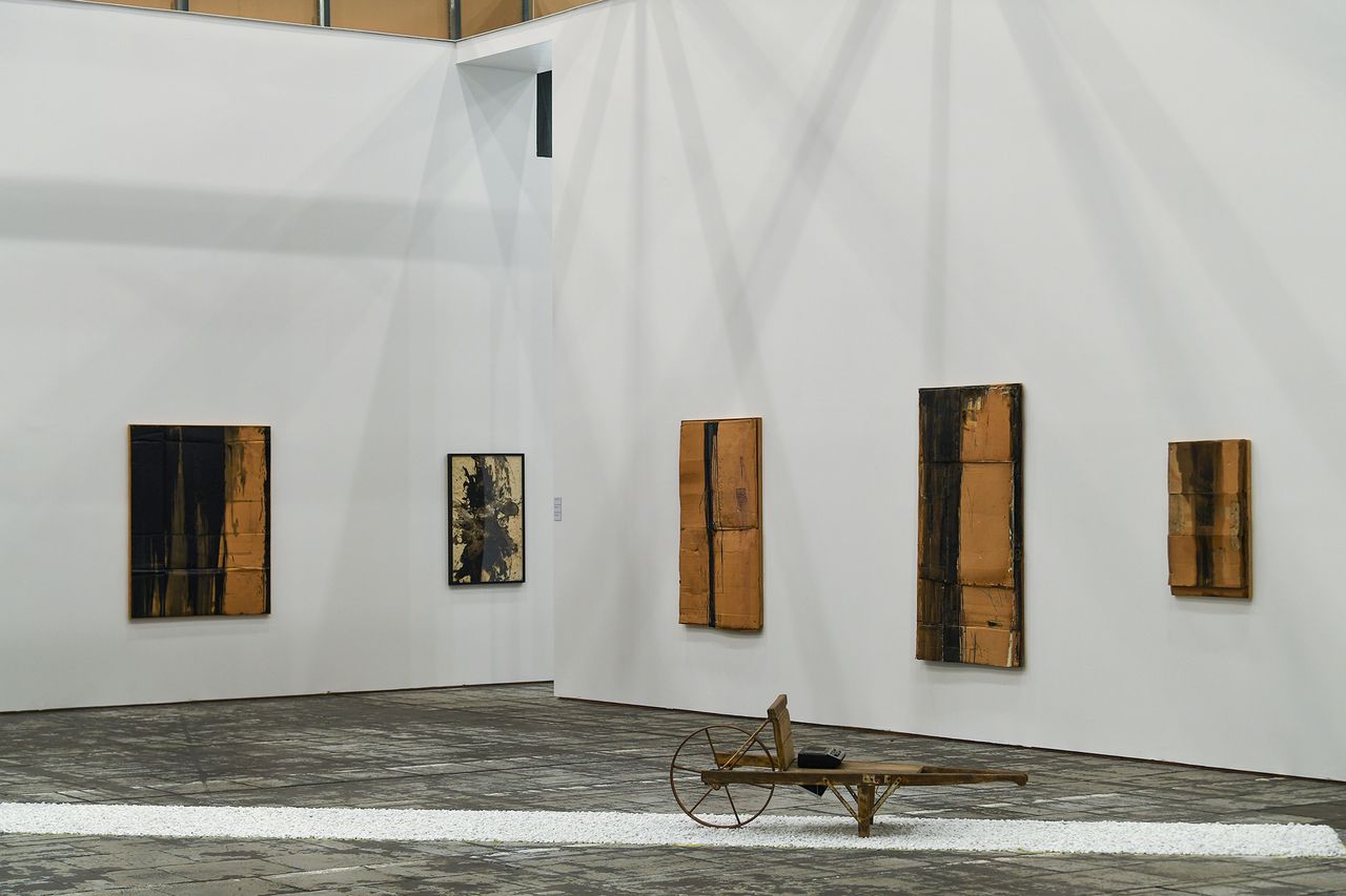 Bernar Venet Metalmagazine 9.jpg