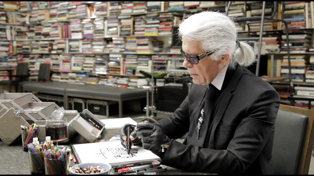 Karl Lagerfeld Se Dessine 6.jpg