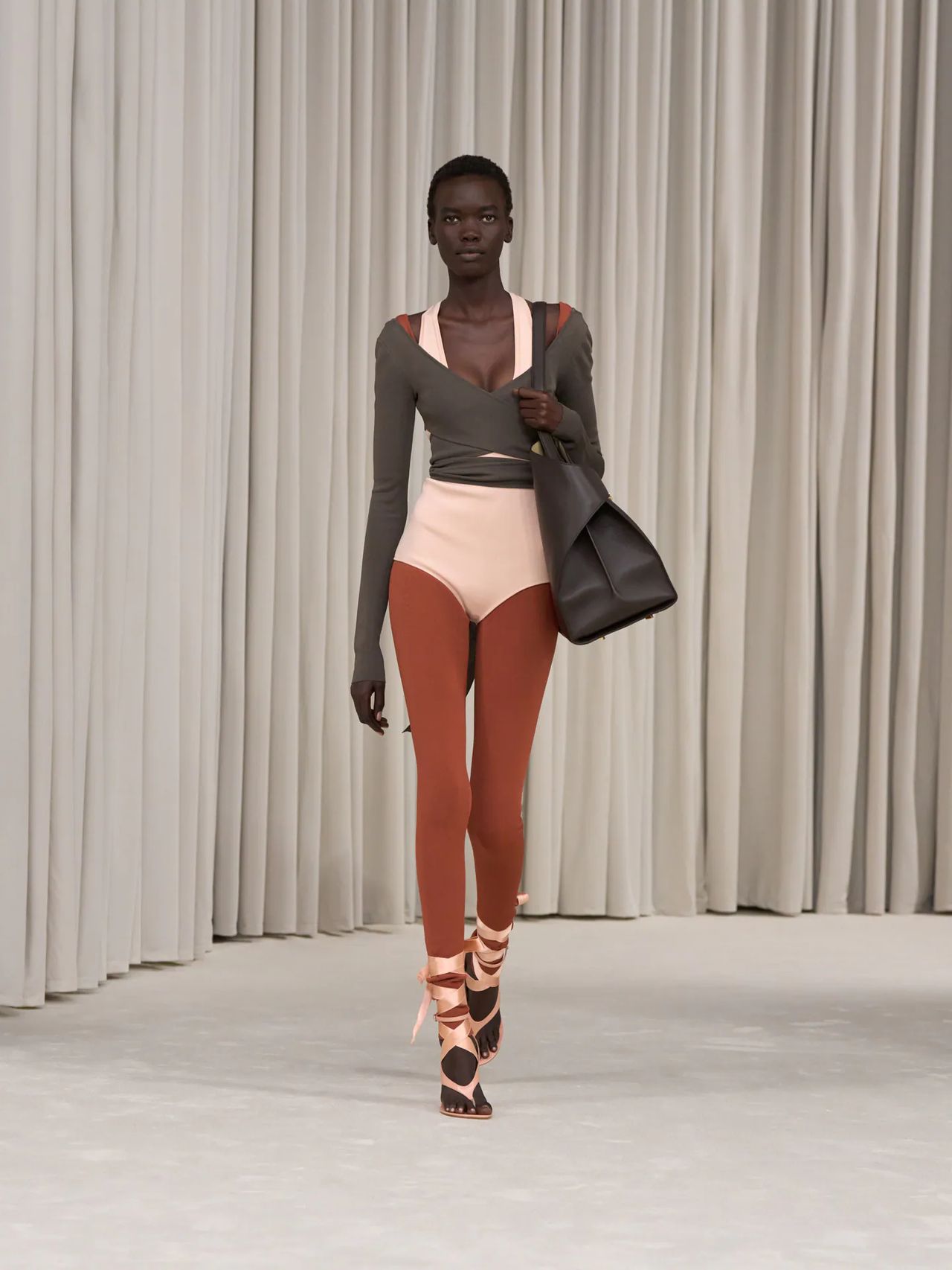ferragamo-ss25-look-06-data.jpg.webp