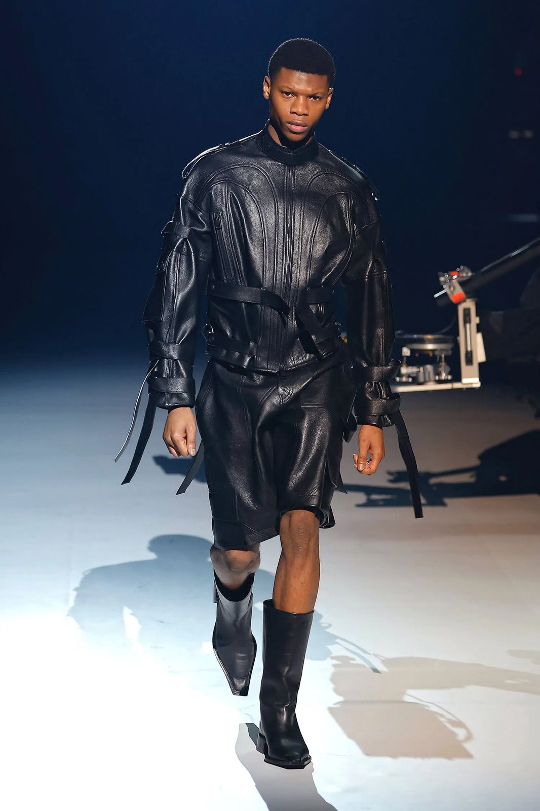 Mugler Fall Winter 2023 26.jpg
