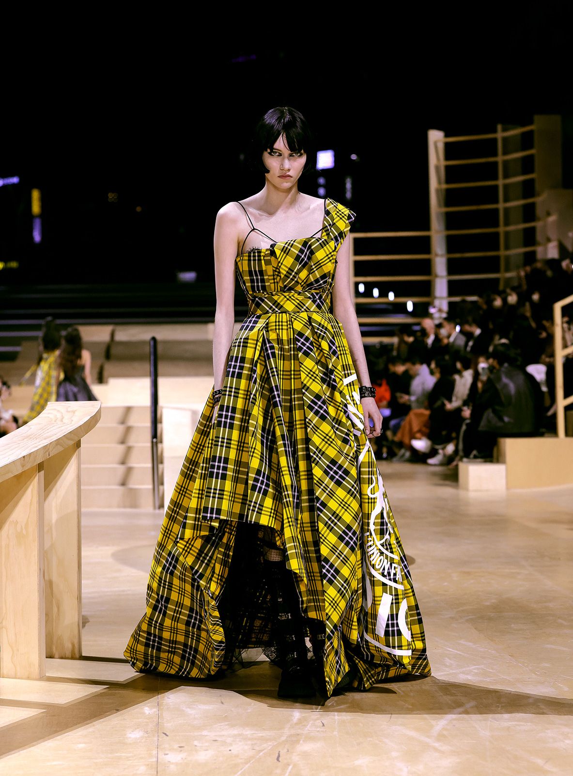 Dior Fall 2022 Show Metalmagazine 60.jpg