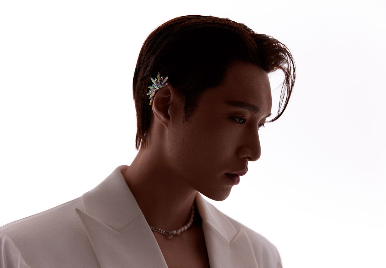 Lay Zhang Metalmagazine 15.jpg