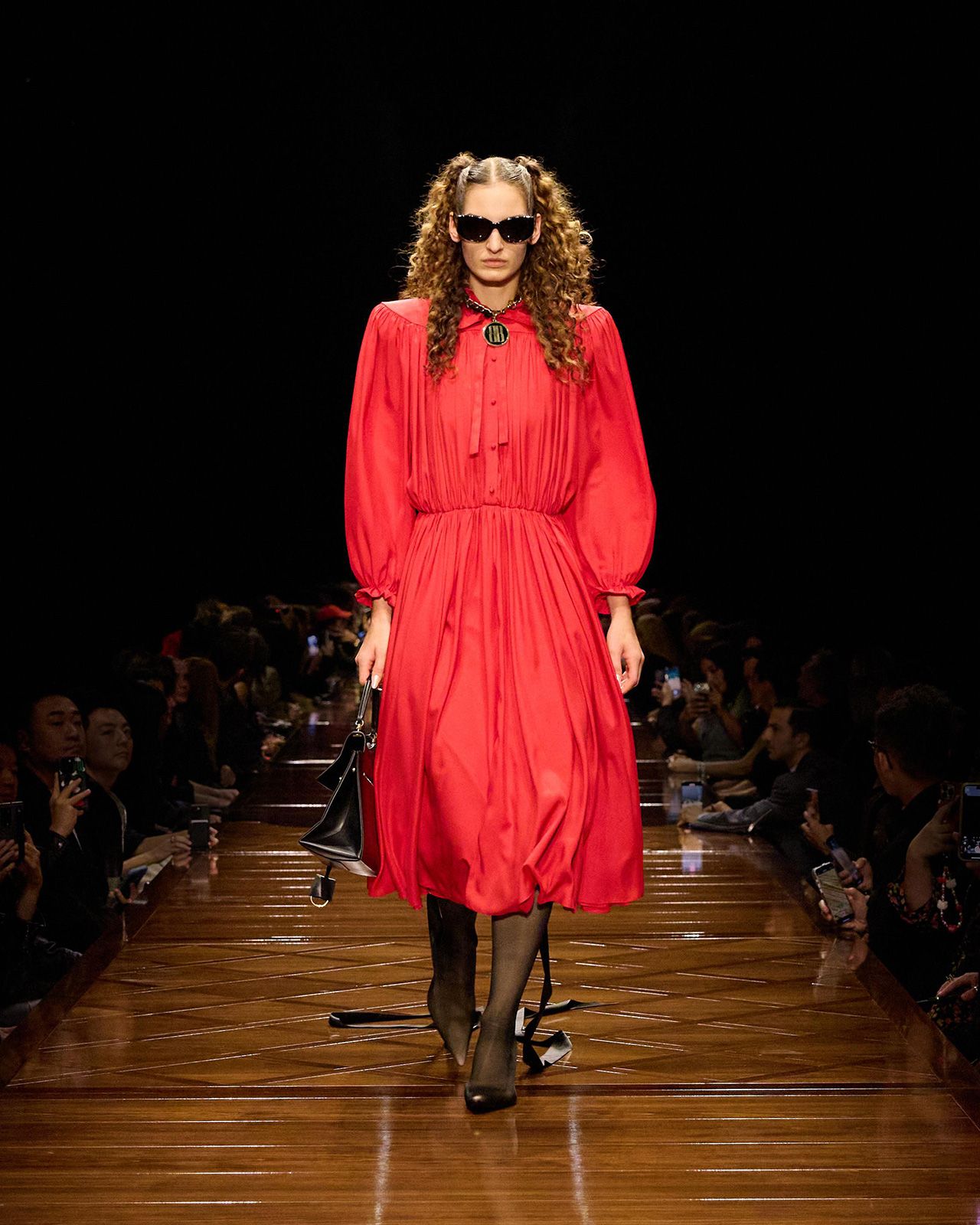 BALENCIAGA-SUMMER-25-LOOK-11_LEA.jpg