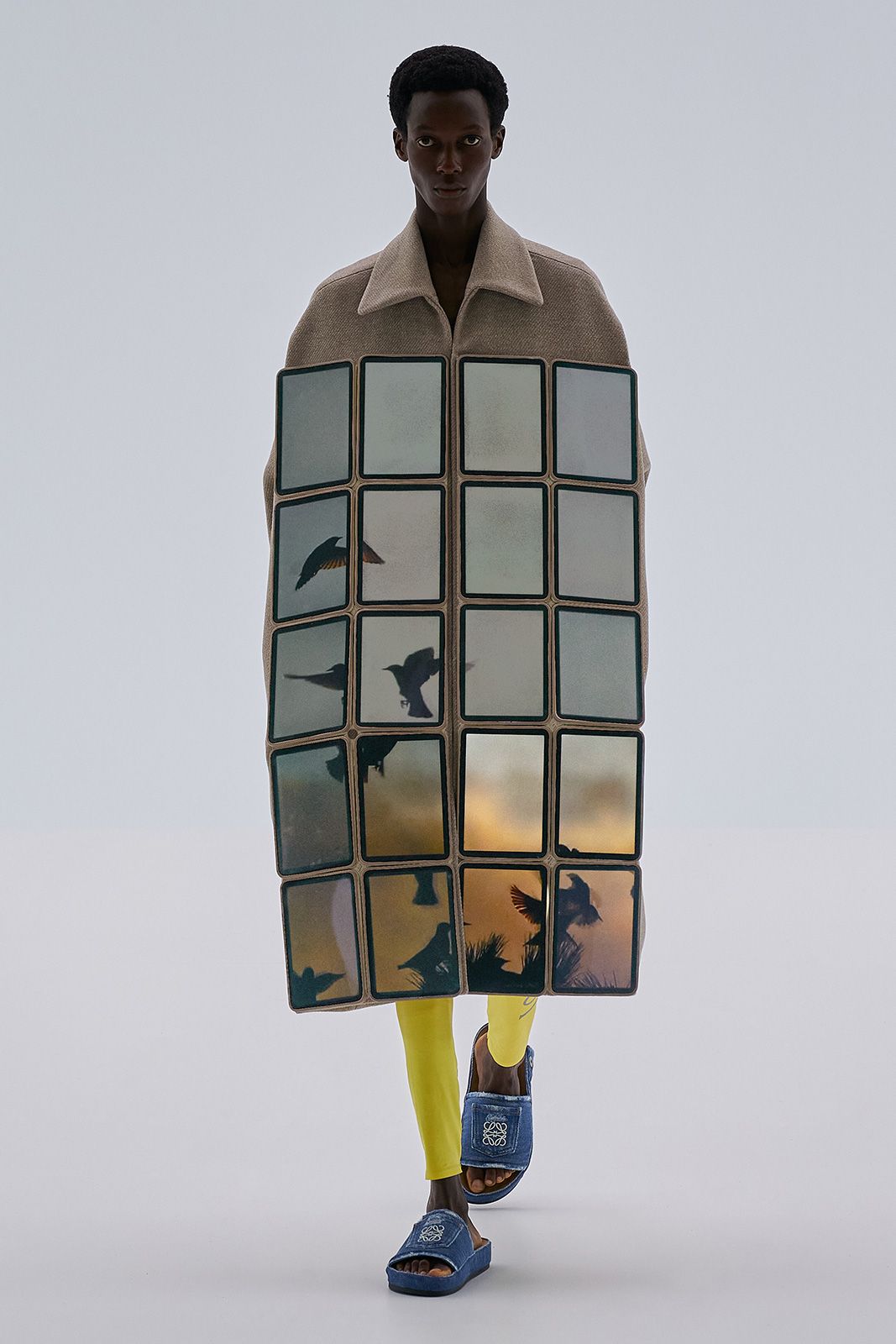 Loewe S S23 Mens Show Runway Look 53 Front Rgb Cropped 2x3 53.jpg