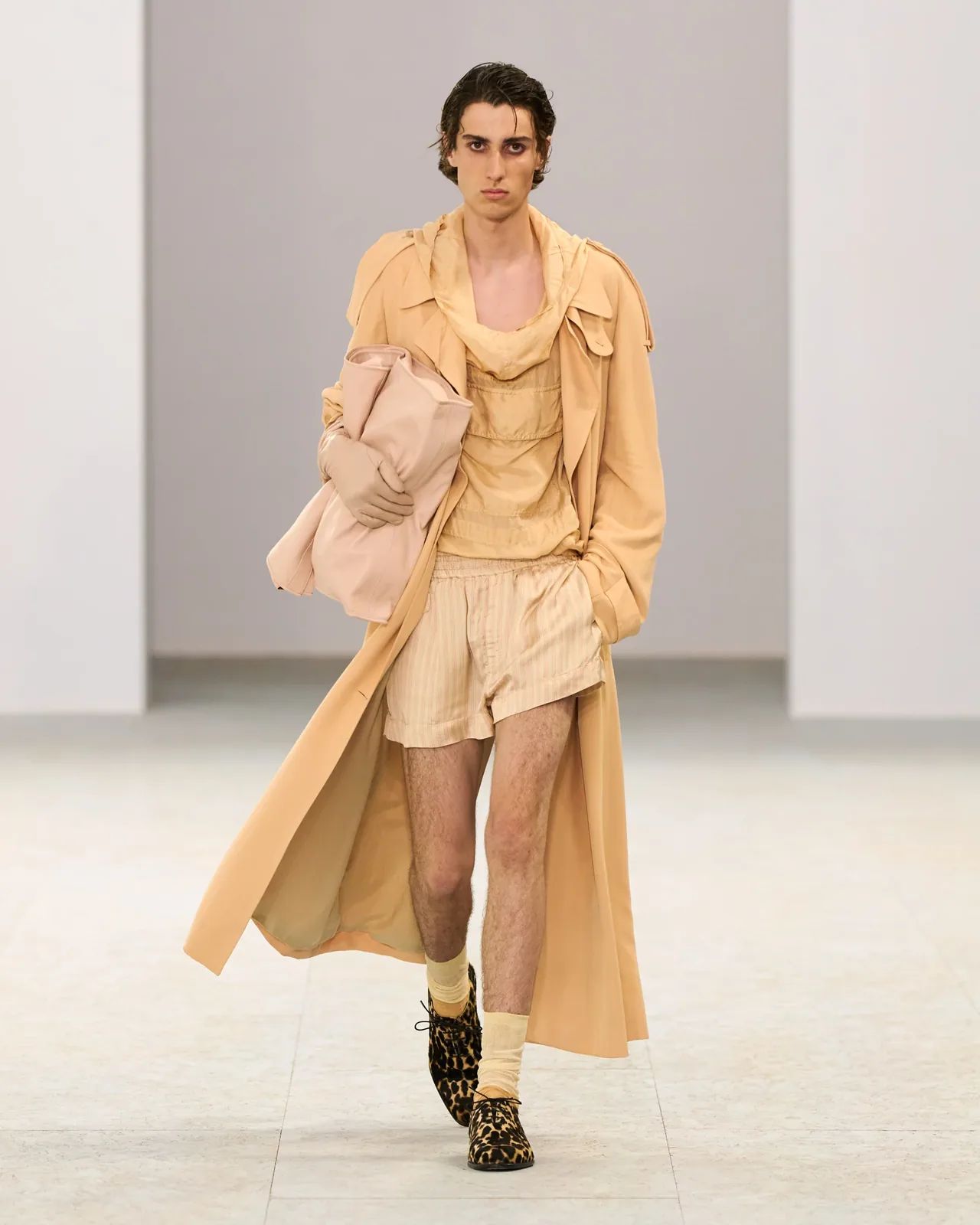 metal-dries-van-noten-s-s-2027-menswear-02.webp