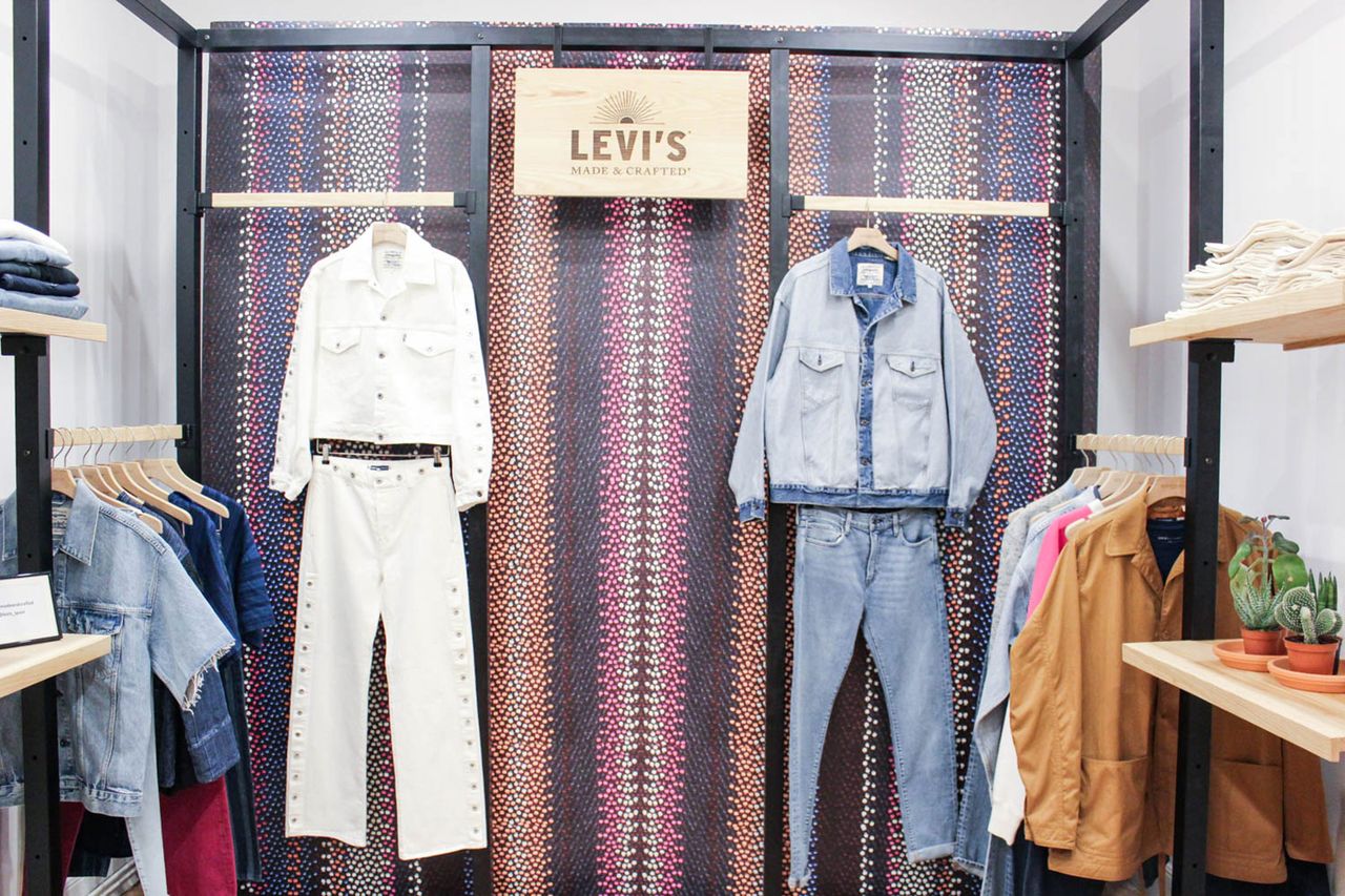 Levis8121.jpg