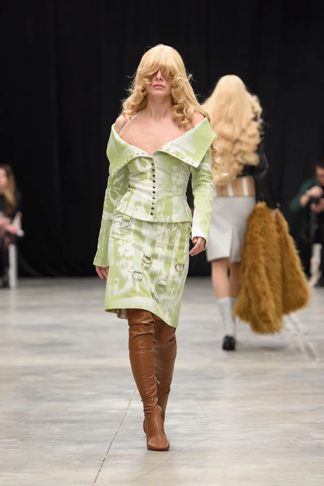 metal-mercedes-benz-fashion-week-tbilisi-03-lado-bokuchava-03.webp
