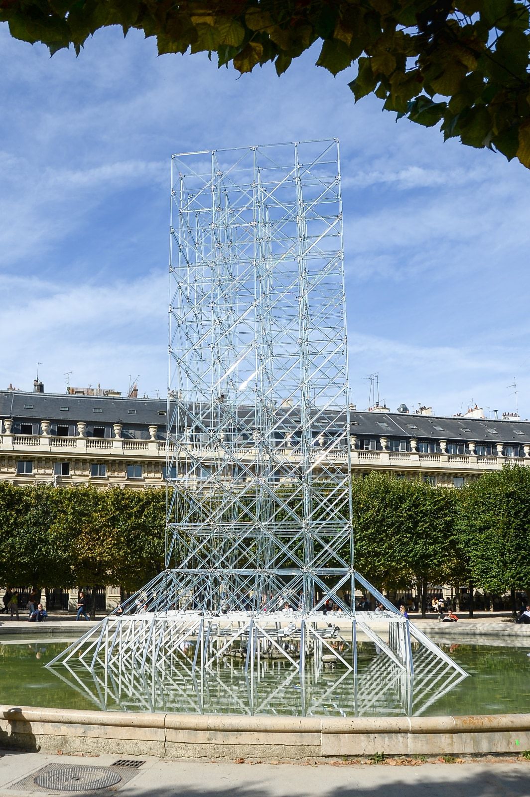 Reflexion Palais Royale.jpg