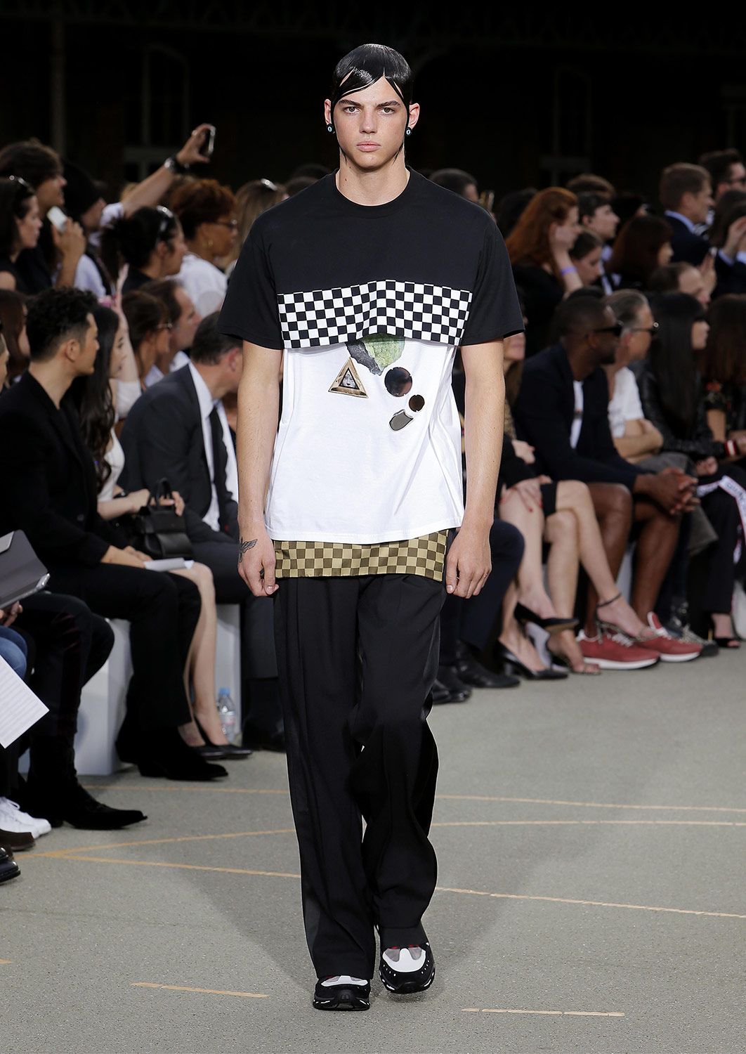 Givenchy S S17 Metalmagazine 21.jpg