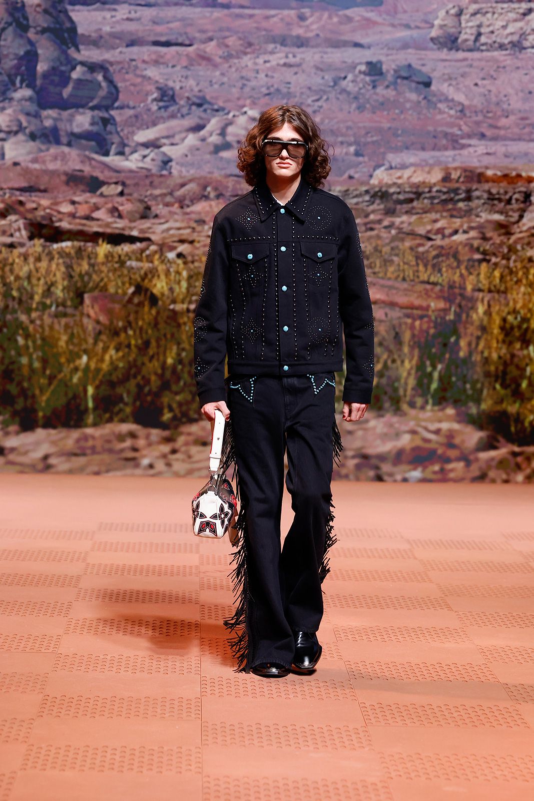 LOUIS_VUITTON_MENS_FALL_WINTER_2024_35.jpg