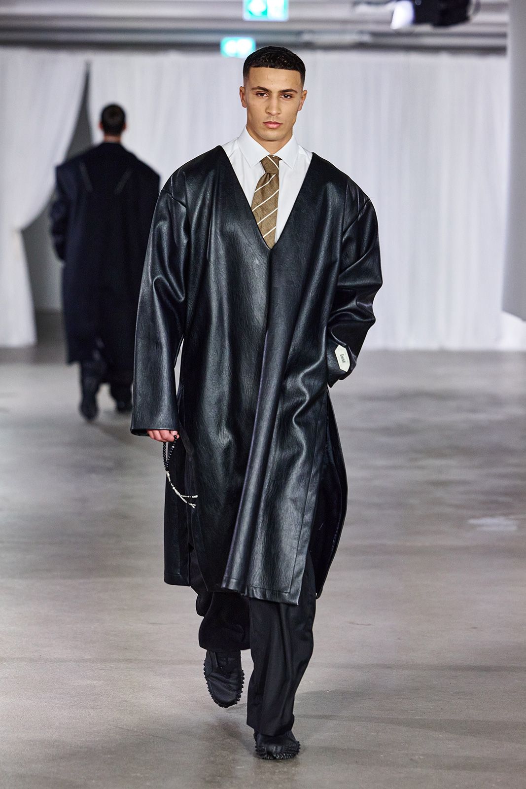 10_GmbH_AW25_Runway_by_Finnegan-Koichi-Godenschweger.jpg